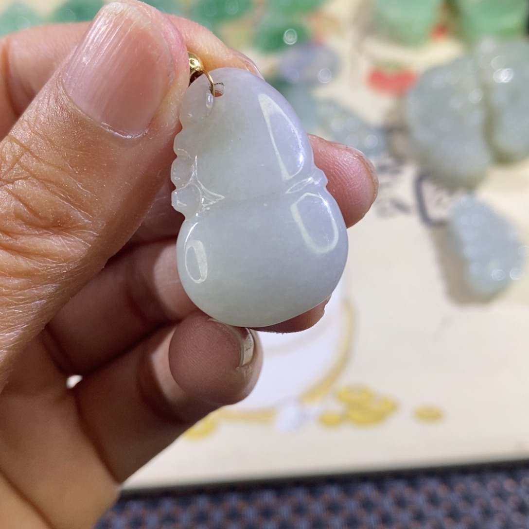 翡翠颈饰未镶嵌翡翠吊坠