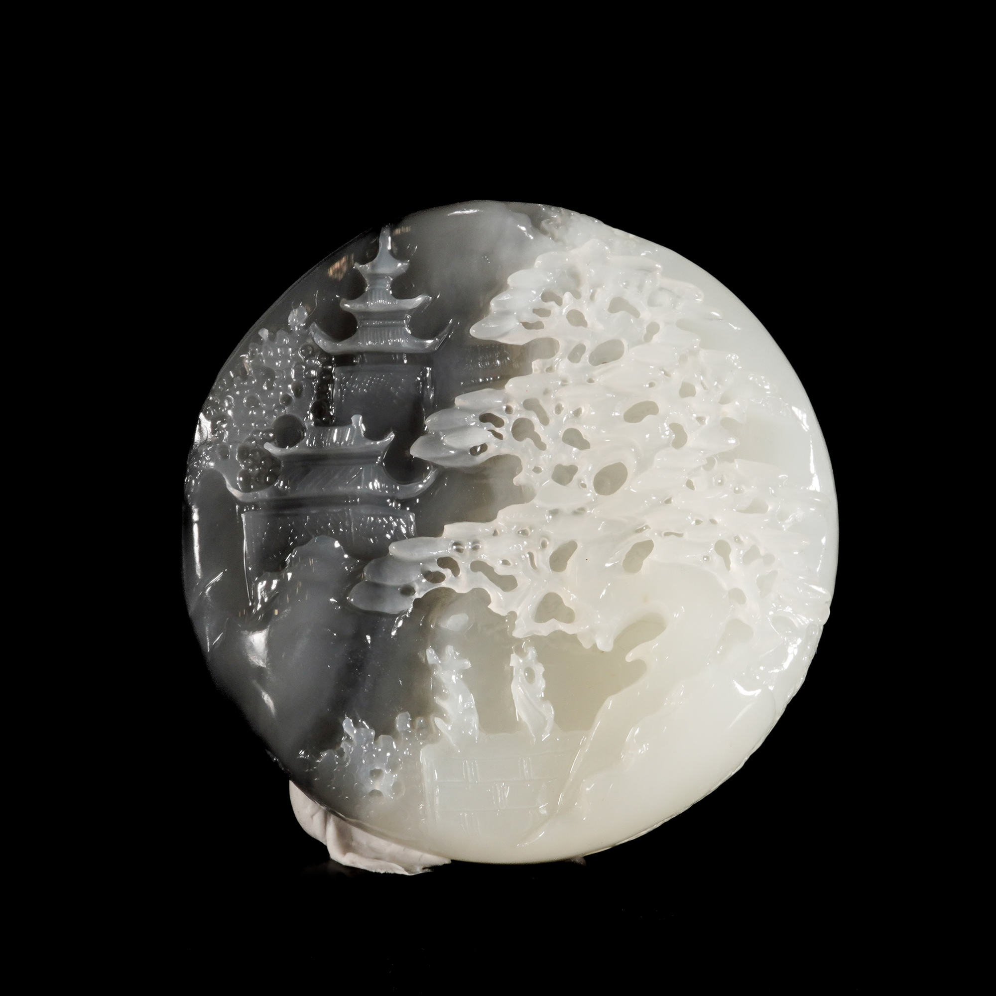 LOT.033和田玉巧雕山水人物佩/X4179