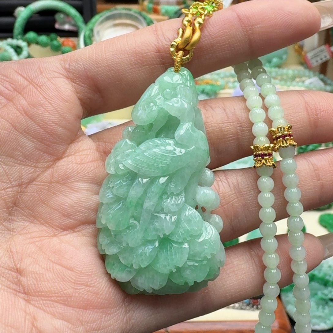 翡翠未镶嵌颈饰翡翠吊坠