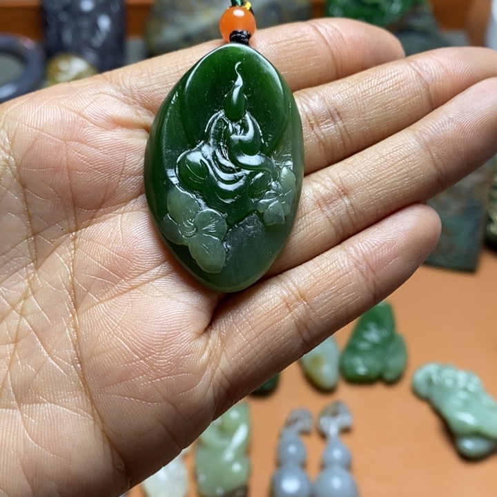 和田玉颈饰未镶嵌