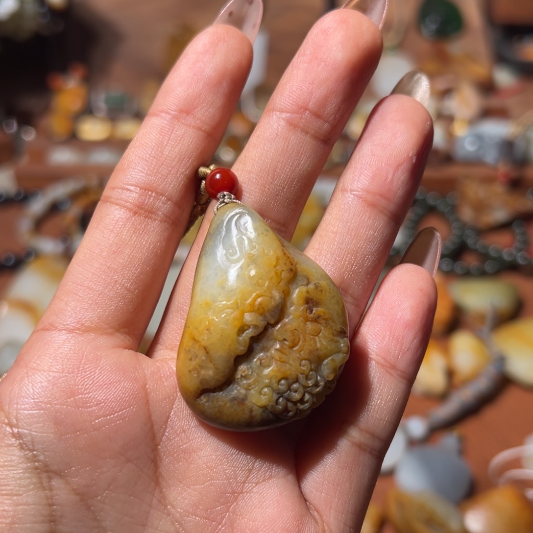 和田玉未镶嵌颈饰