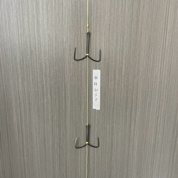 绑好成品长柄双排蝴蝶钩带倒刺2.5钩门