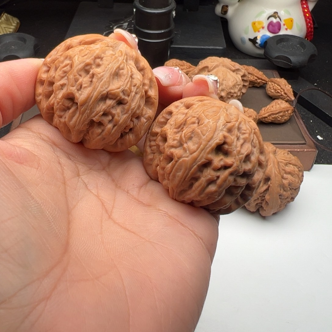 文玩核桃把件红锦鲤