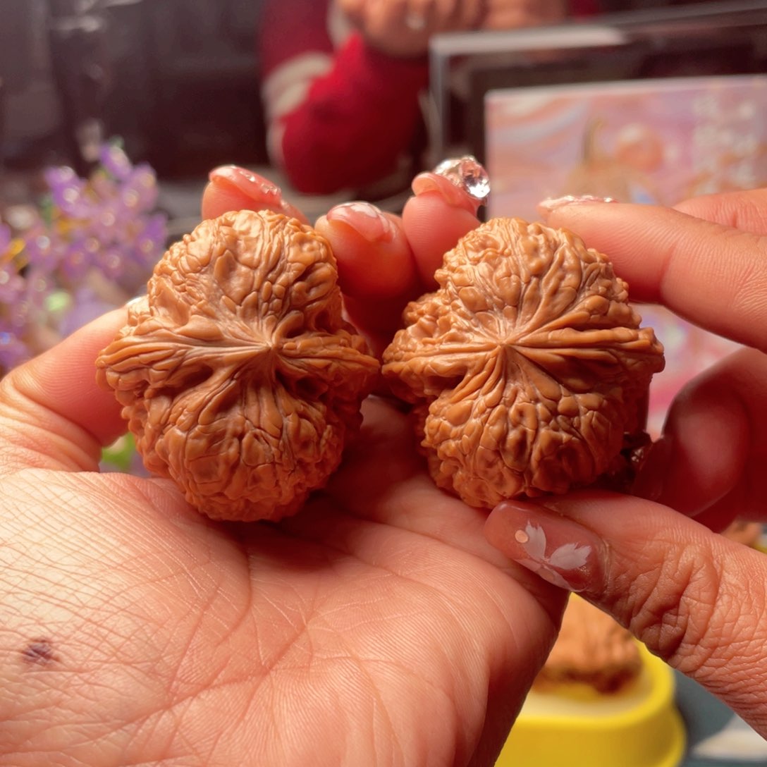 【闪购商品】文玩核桃把件门墩鹰嘴41