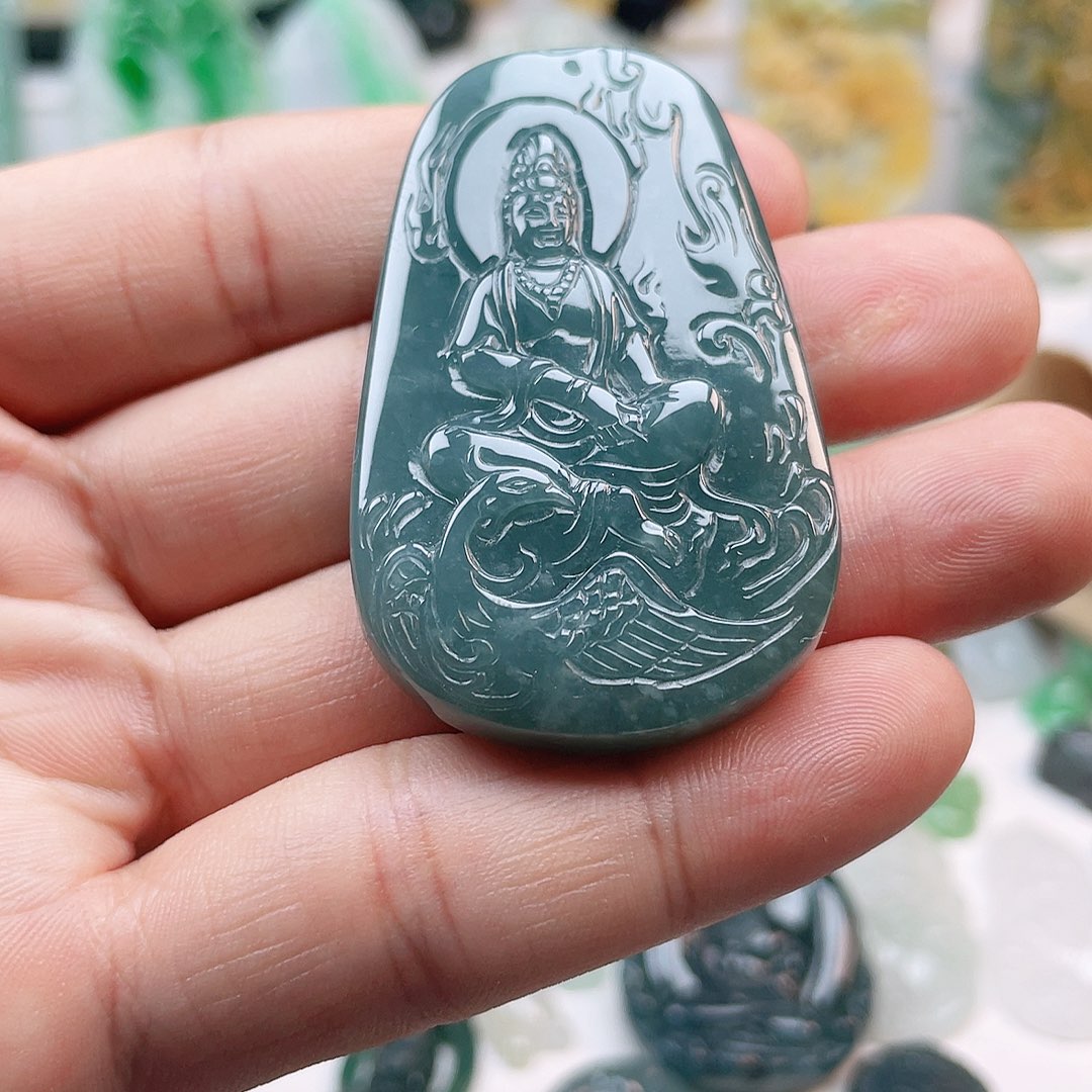 翡翠颈饰未镶嵌观音