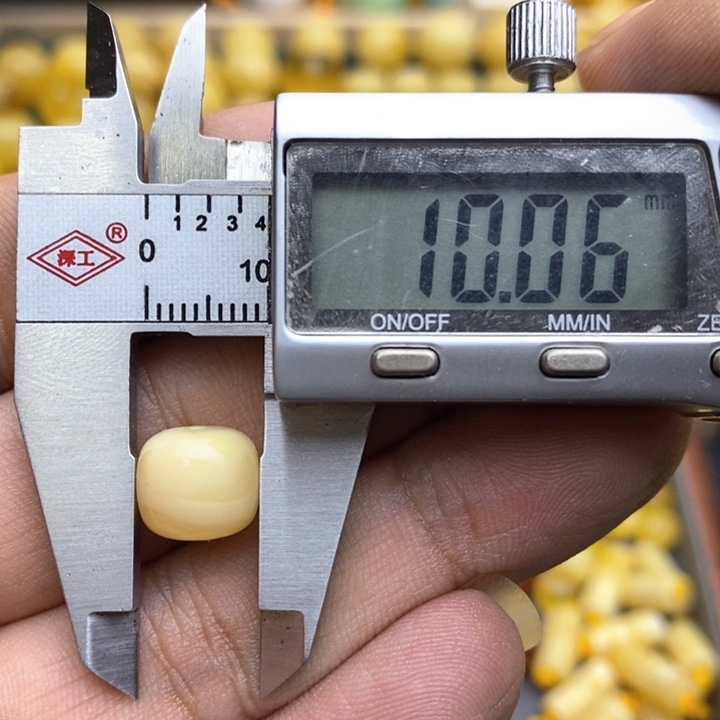 琥珀裸石未镶嵌9号10*8.8皮色