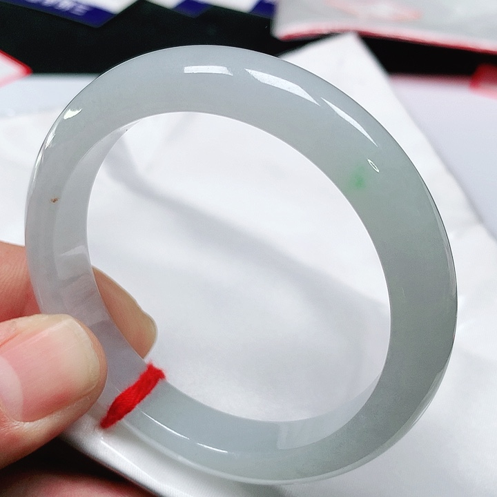 翡翠手镯未镶嵌翡翠手镯未镶嵌