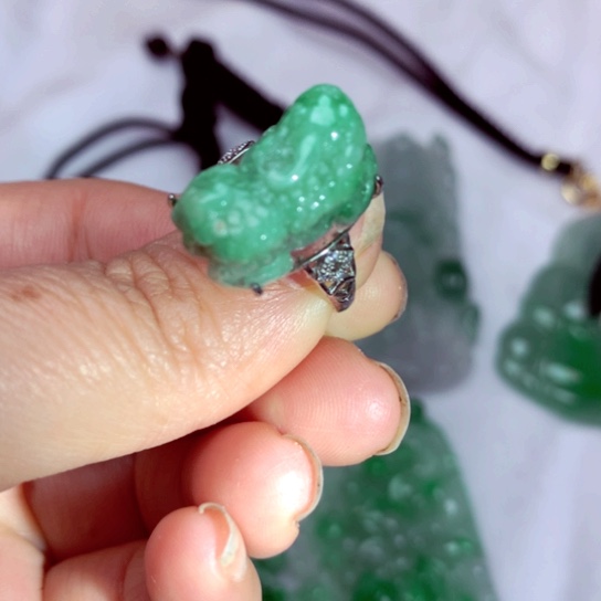 翡翠吊坠(不含链)未镶嵌