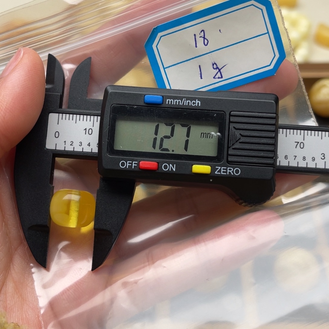 琥珀未镶嵌裸石蜜蜡墩子笑