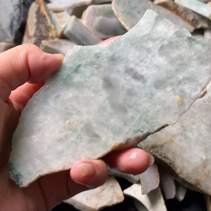 翡翠颈饰未镶嵌天然翡翠