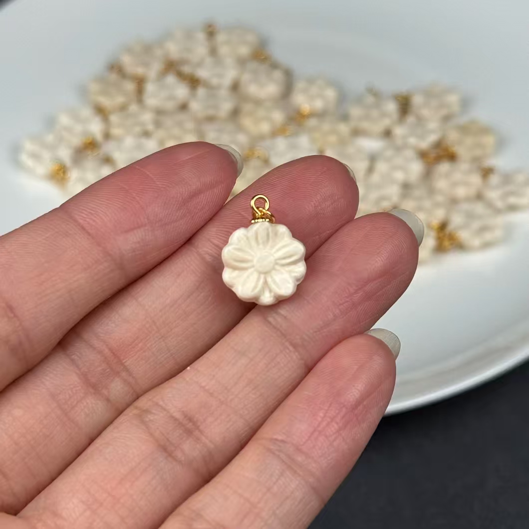 天然保真猛犸牙原色雕桃花配饰文玩DIY手工编绳耳环项链编码A0413