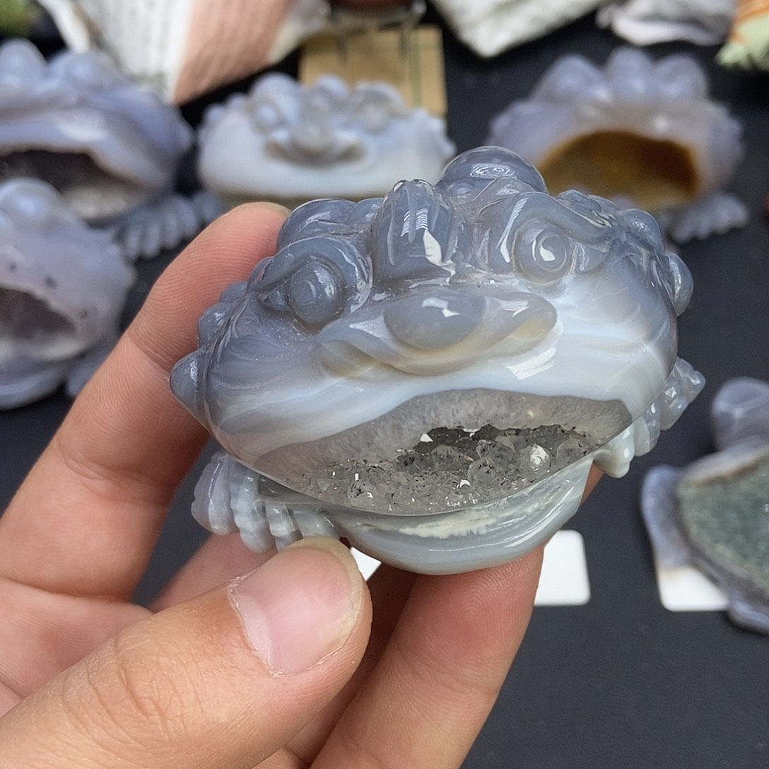 L***程玛瑙/玉髓未镶嵌珠宝奇石