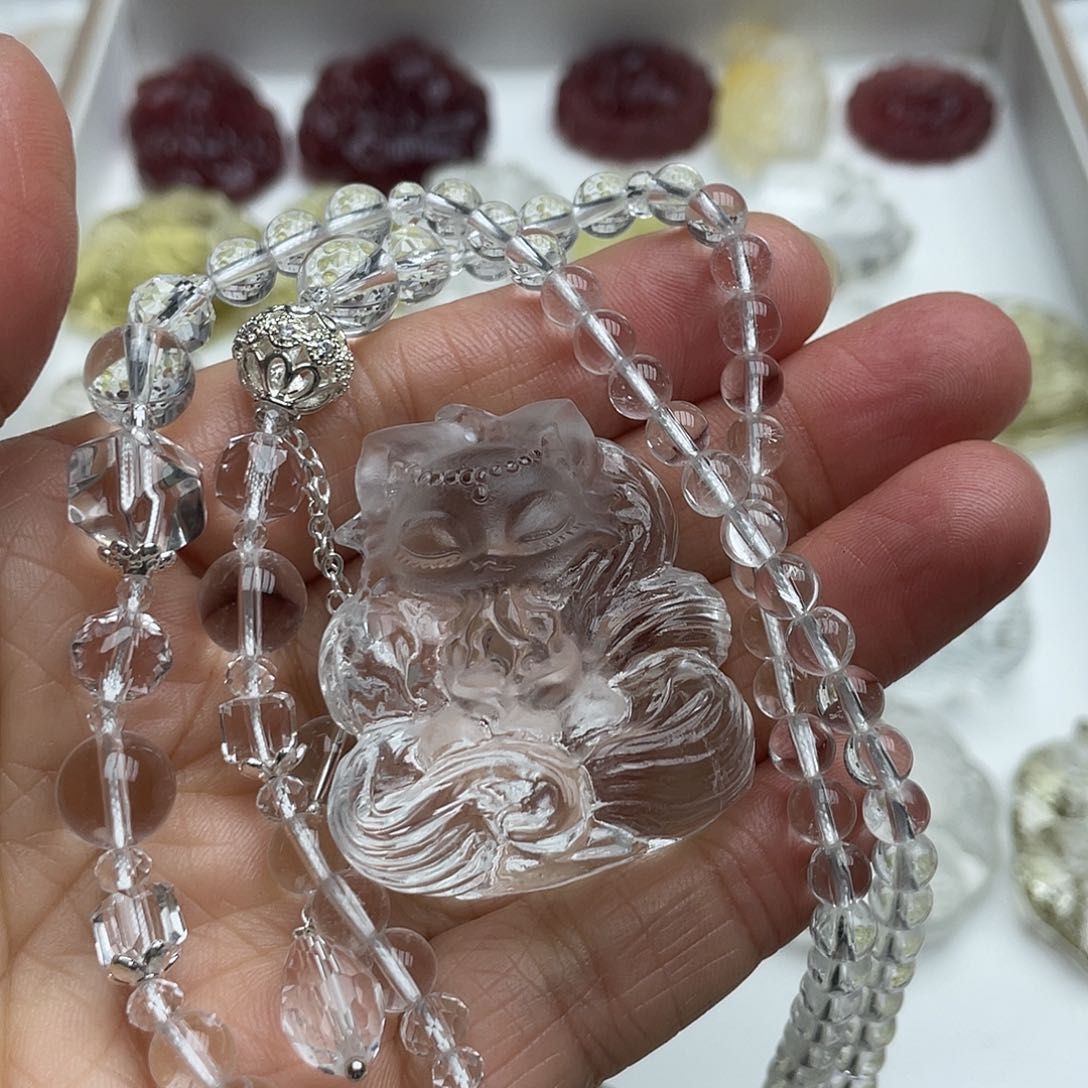 吊坠(不含链)未镶嵌水晶?