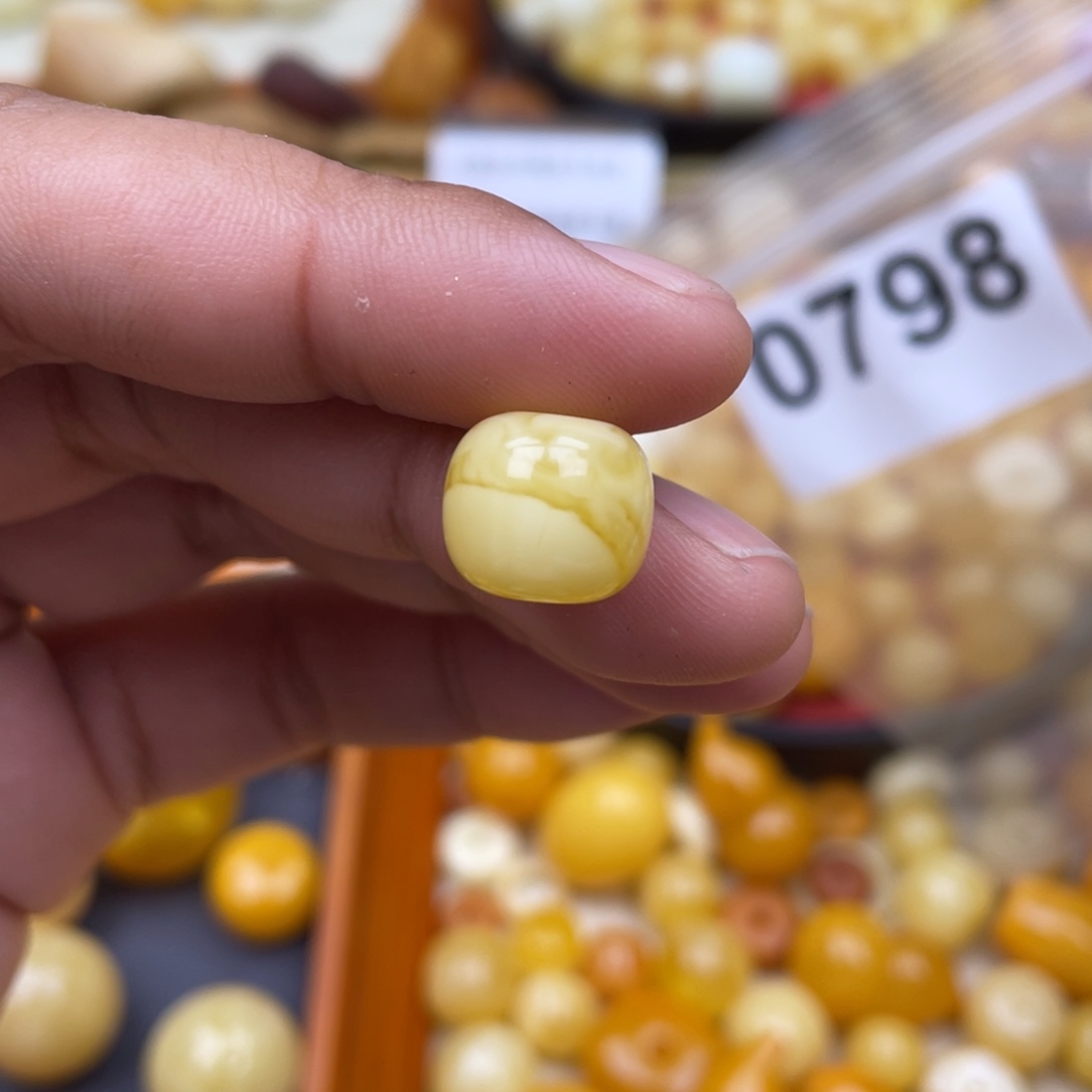 琥珀珠宝奇石未镶嵌12.6