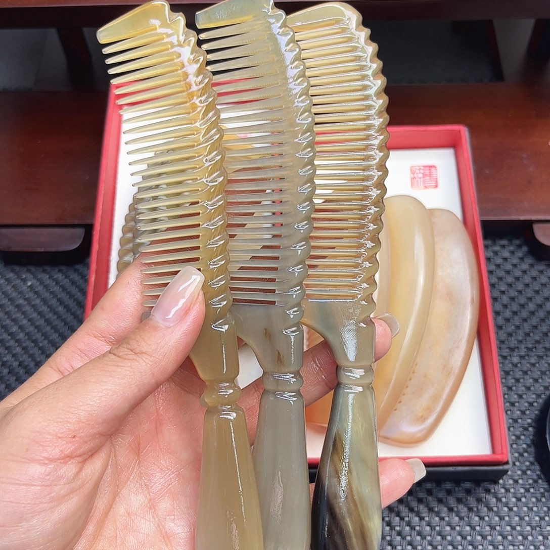 手工制作纯牛角梳子