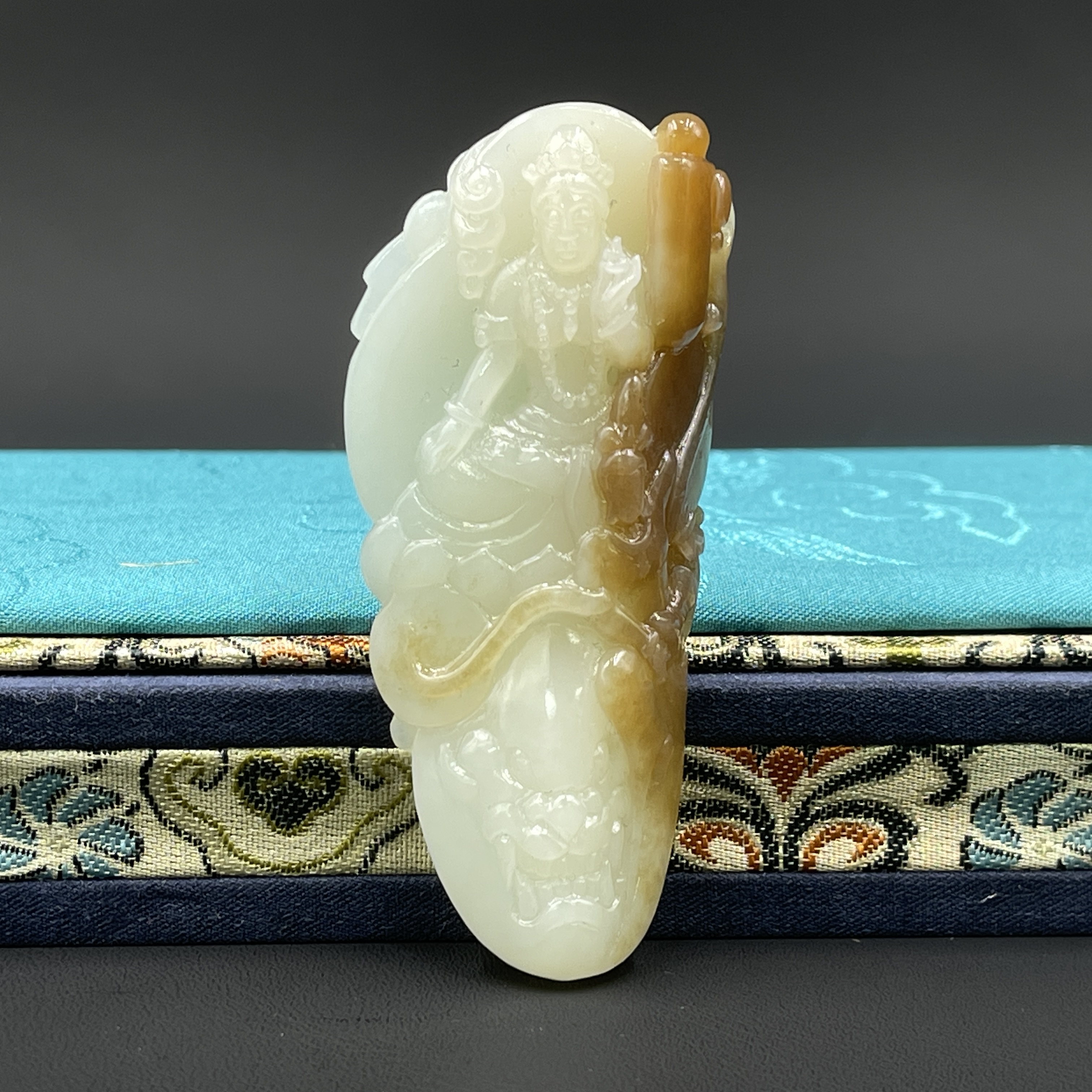 1220GY043和田玉挂件