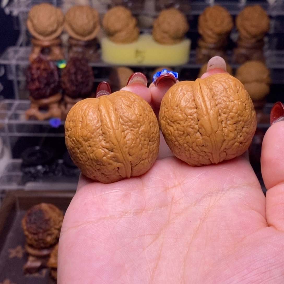 文玩核桃把件Z10血玉元宝37尺