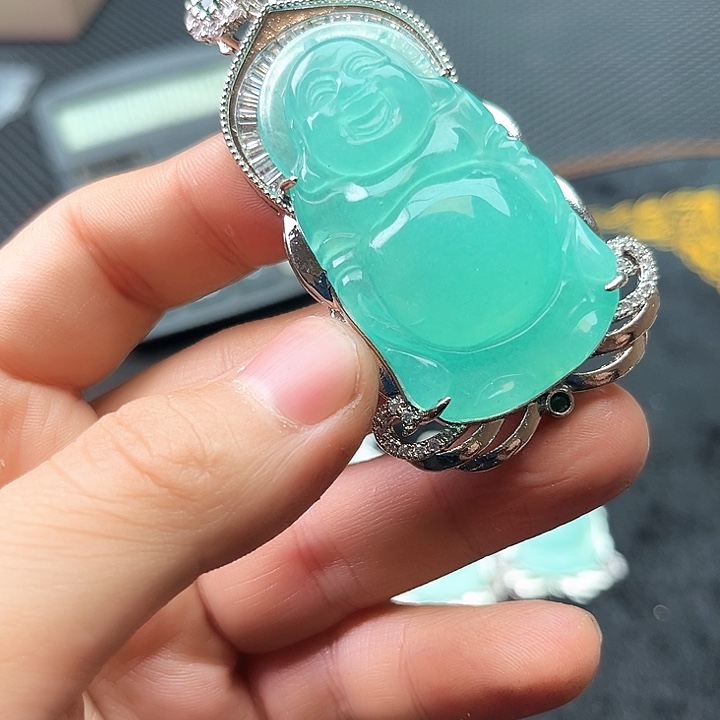 翡翠颈饰未镶嵌啊啊