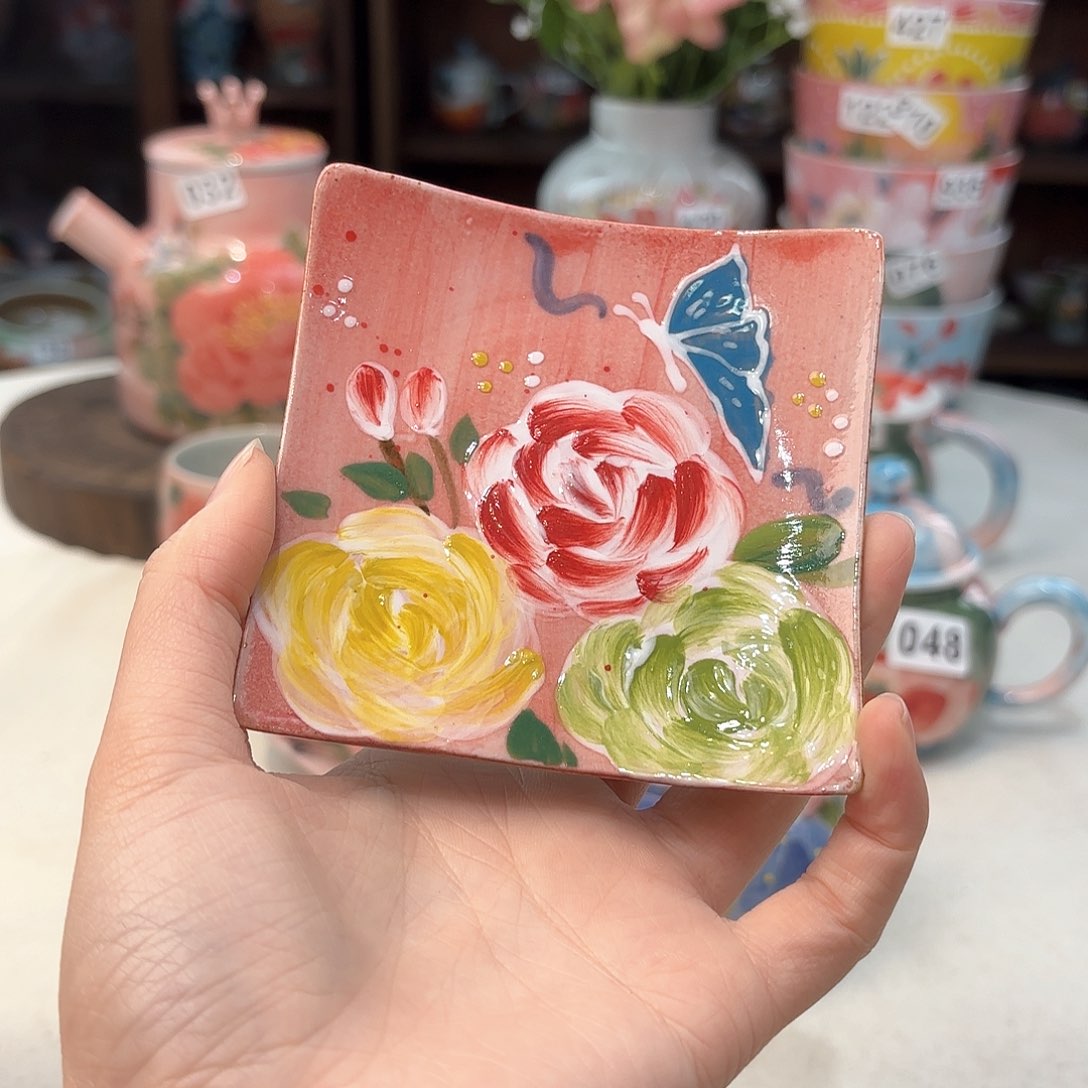 瓷片兔兔好可爱好可爱