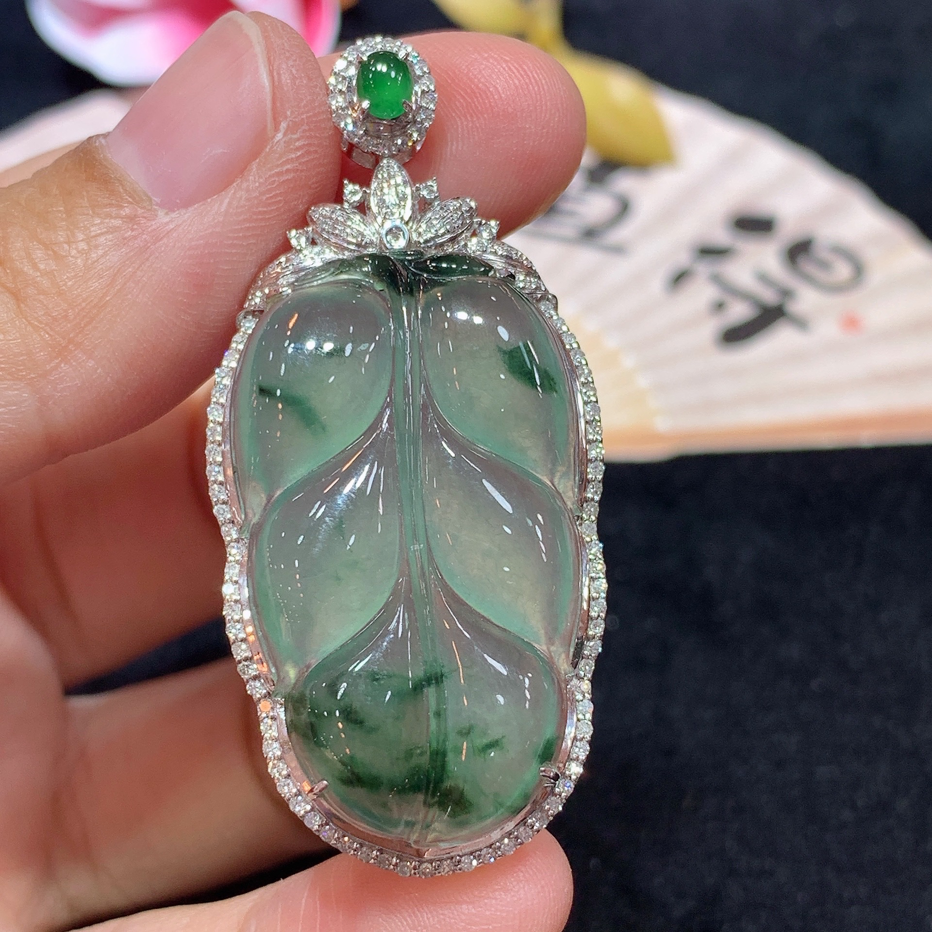 18k金天然A货翡翠飘花大树叶吊坠经典轻奢时尚