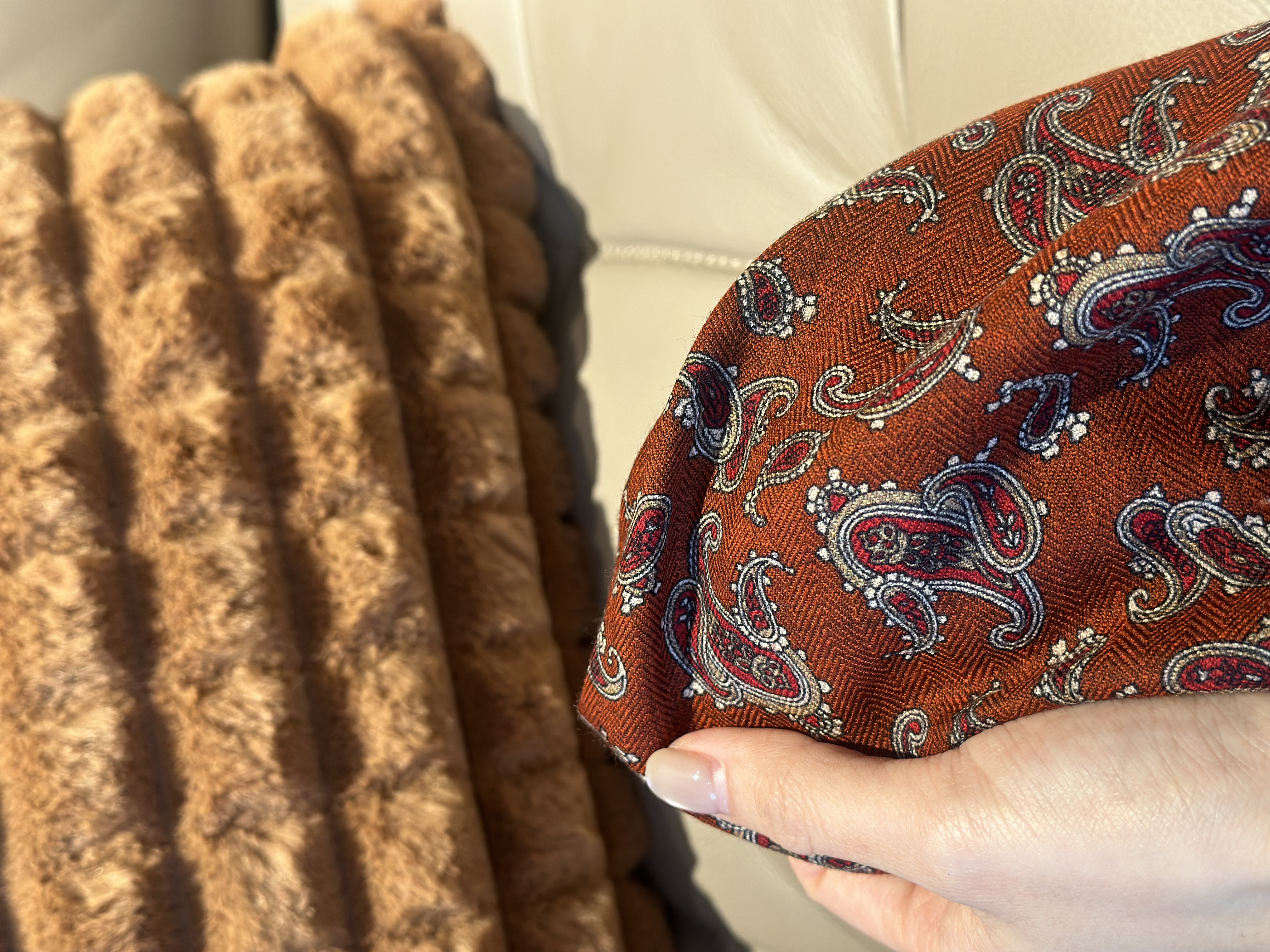 【Rumi女装】“腰果花”秋冬中古双面织提气色方巾丝巾6495pj