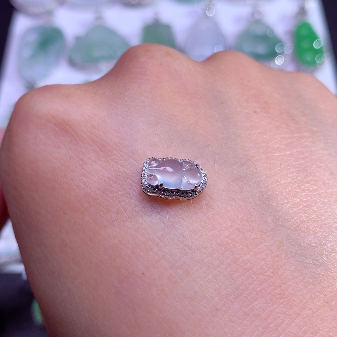 翡翠颈饰18K金镶嵌高冰小金鱼路路通