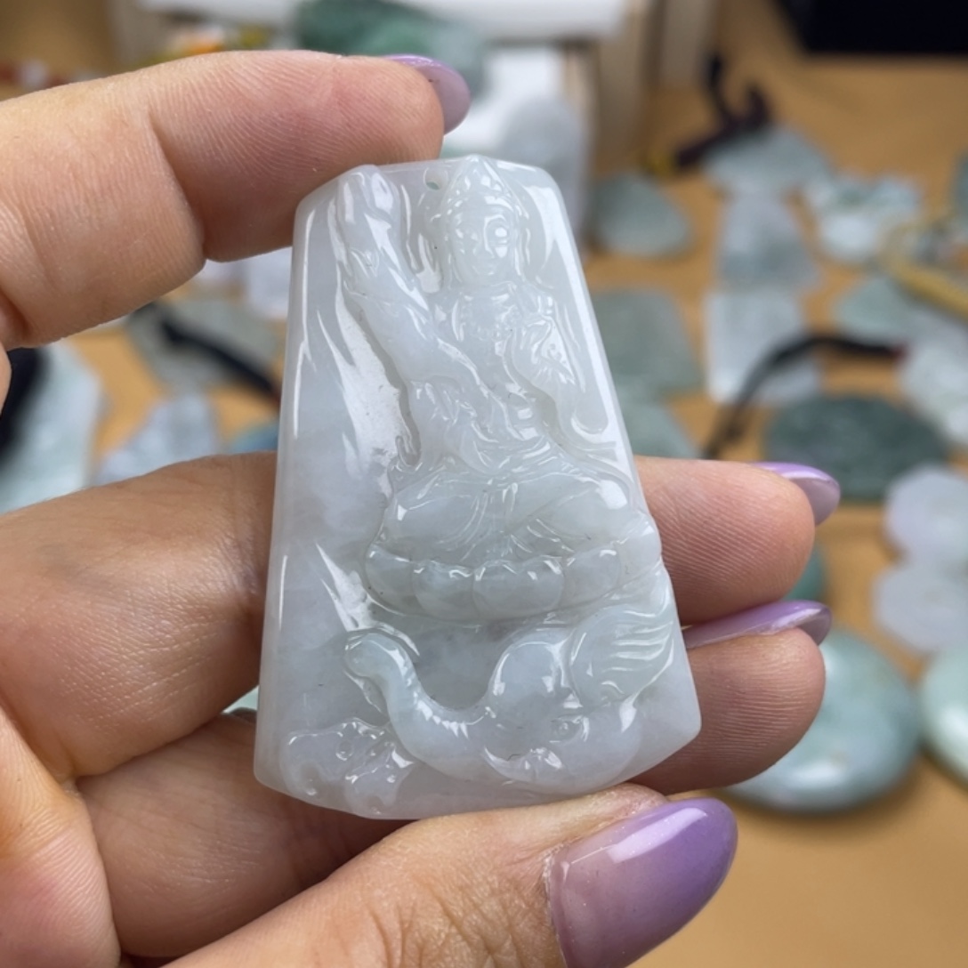 翡翠未镶嵌颈饰普贤