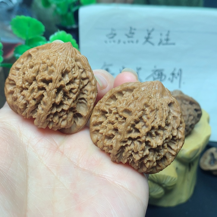 桃核把件满天星狮子头42