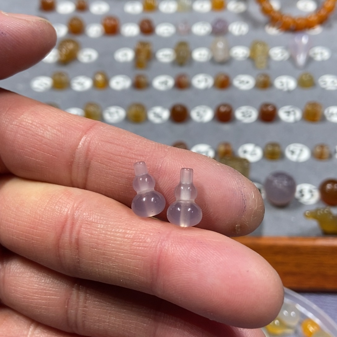 租***）玛瑙/玉髓合金颈饰葫芦