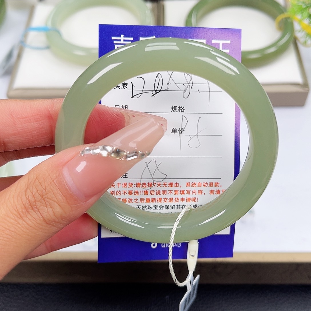 和田玉手镯未镶嵌c*c