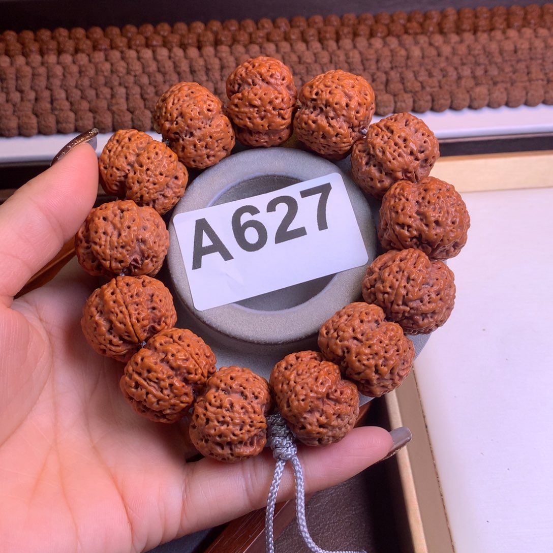 金刚菩提吊坠26尺寸梁云梅