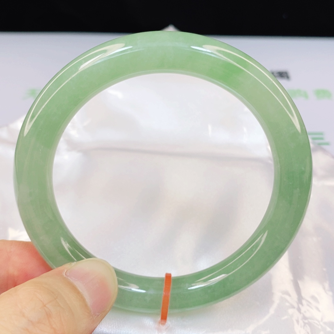 翡翠未镶嵌手镯57-59圈口圆条