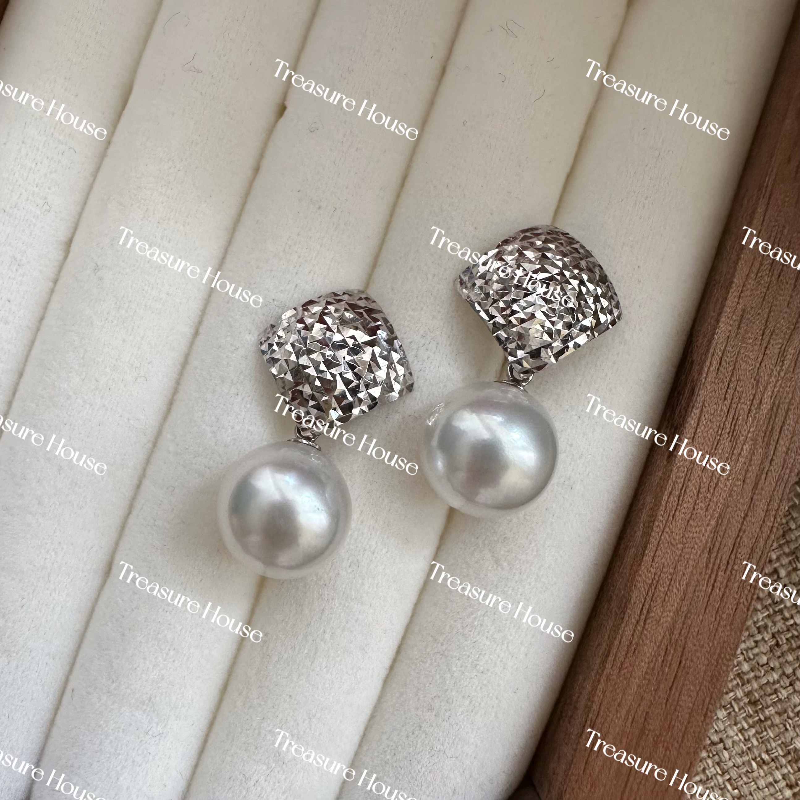 【宝藏】11-12mm海水澳白珍珠高级气质方块刻面爆闪耳钩