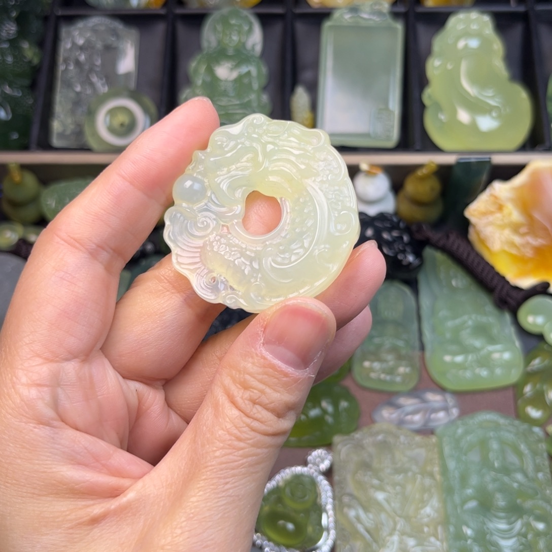 蛇纹石玉未镶嵌吊坠(不含链)