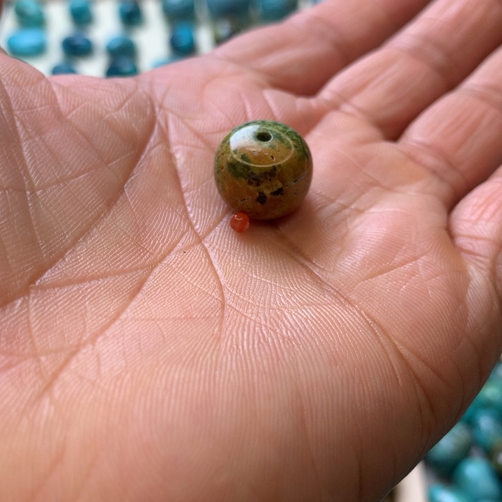 南红玛瑙未镶嵌珠宝奇石