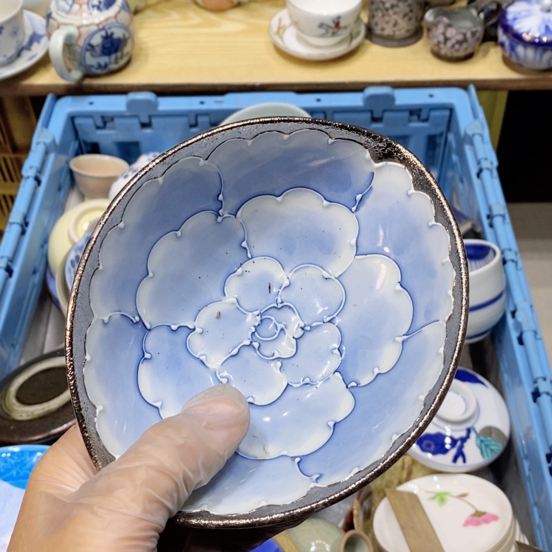 小***。瓷片哈哈哈哈哈哈哈哈哈