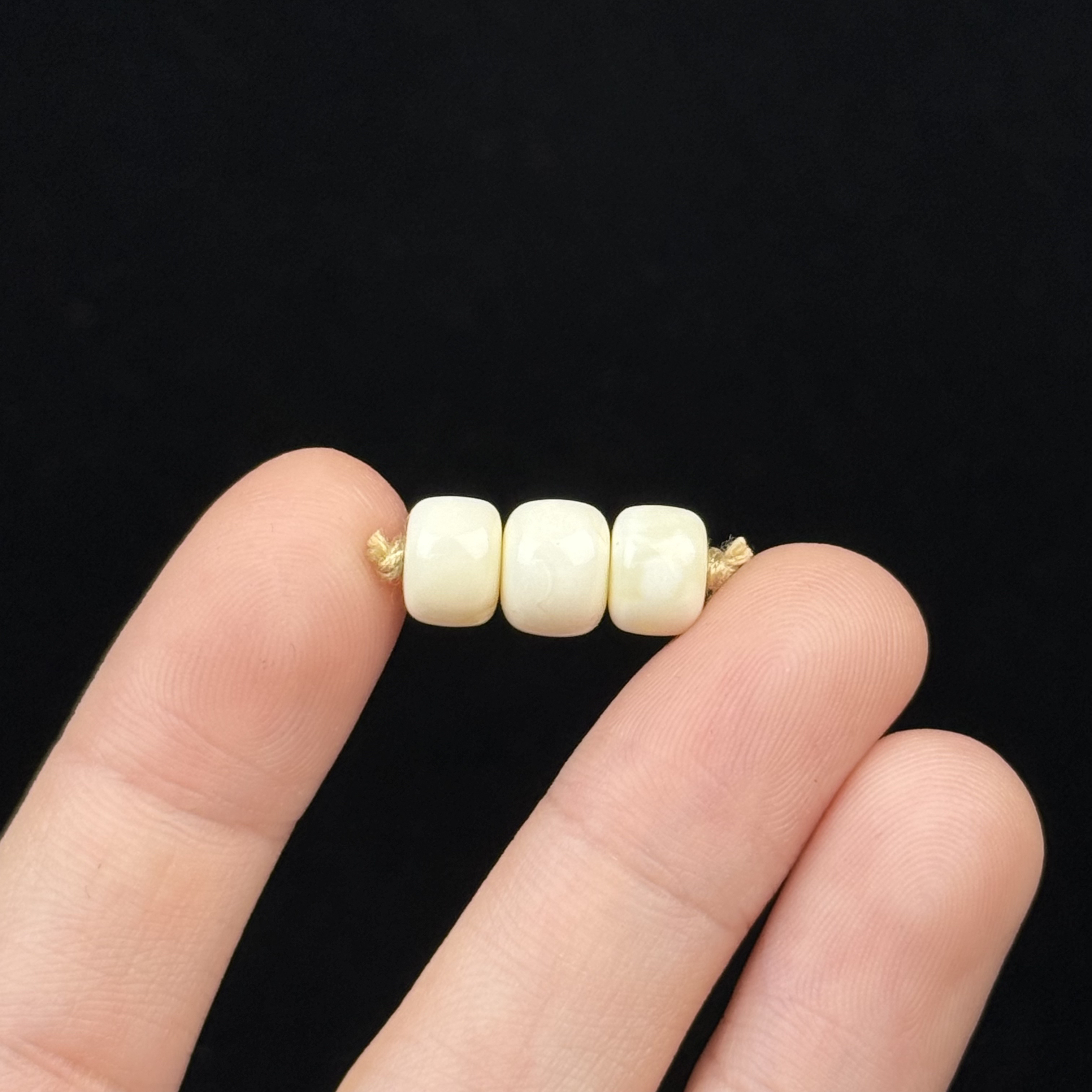 D7187天然原矿蜜蜡 瑕疵对珠7.9mm 支持鉴定假一罚十