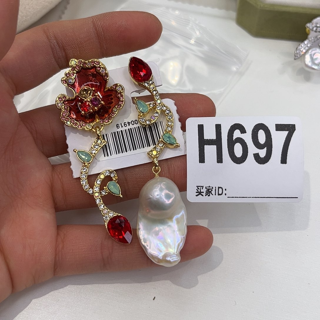 淡水珍珠合金耳饰