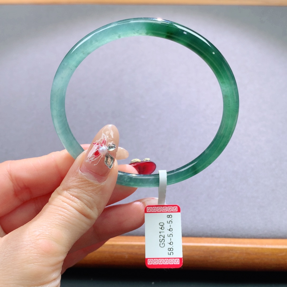 翡翠手镯未镶嵌天然翡翠手镯