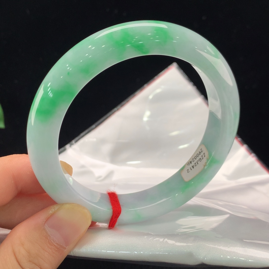 翡翠手镯未镶嵌111/0246