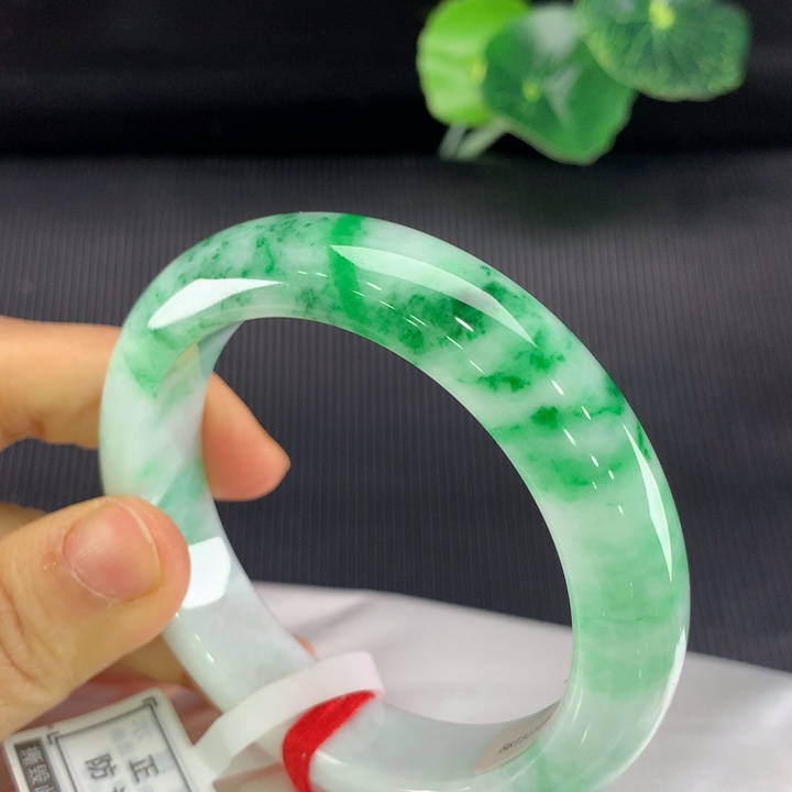 翡翠手镯未镶嵌正圈55