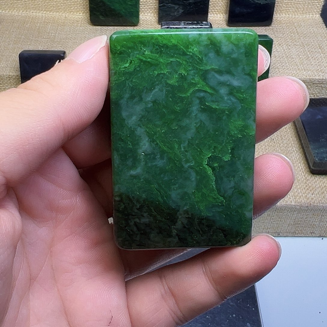 未镶嵌和田玉（碧玉）珠宝半成品