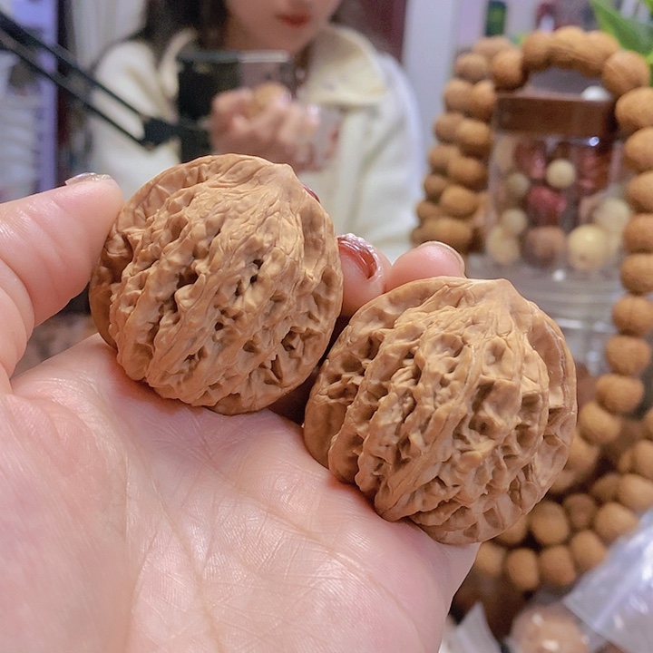 【闪购商品】文玩核桃把件42.5虎头