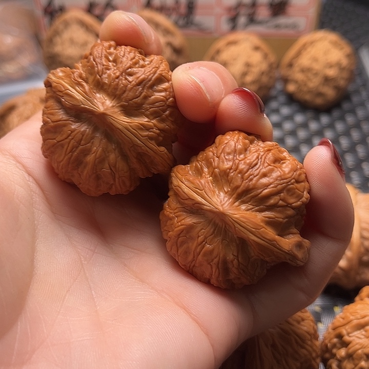 时*文玩核桃把件39血麒麟