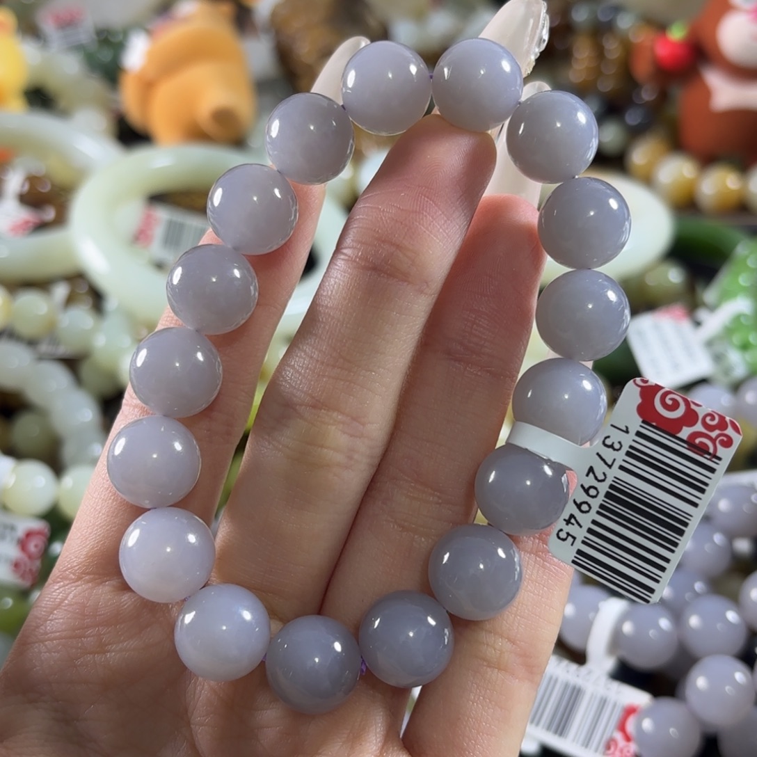 嘟***嘟和田玉未镶嵌手链拍3发1。330