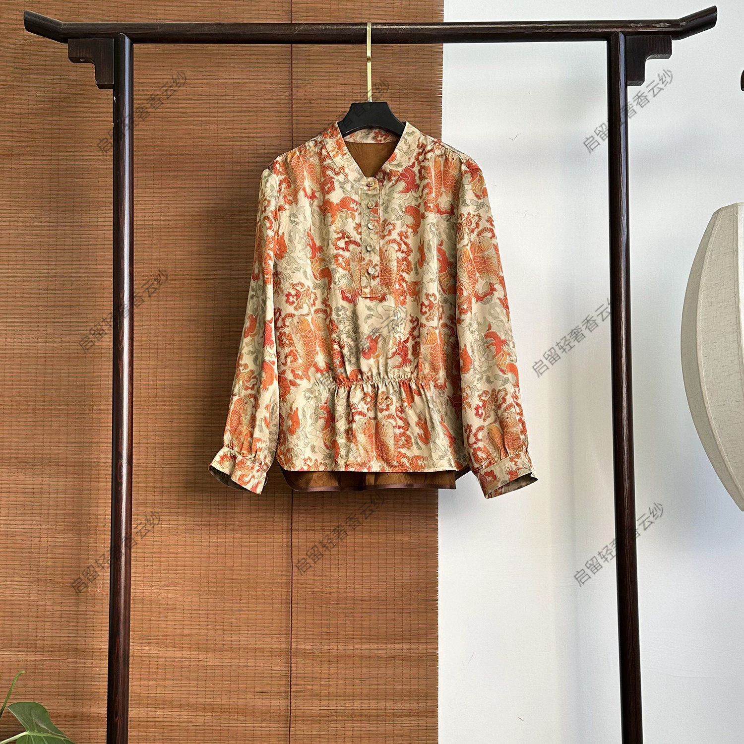 【255168】双鱼戏珠  新中式40姆米  锦鲤刻花收腰上衣