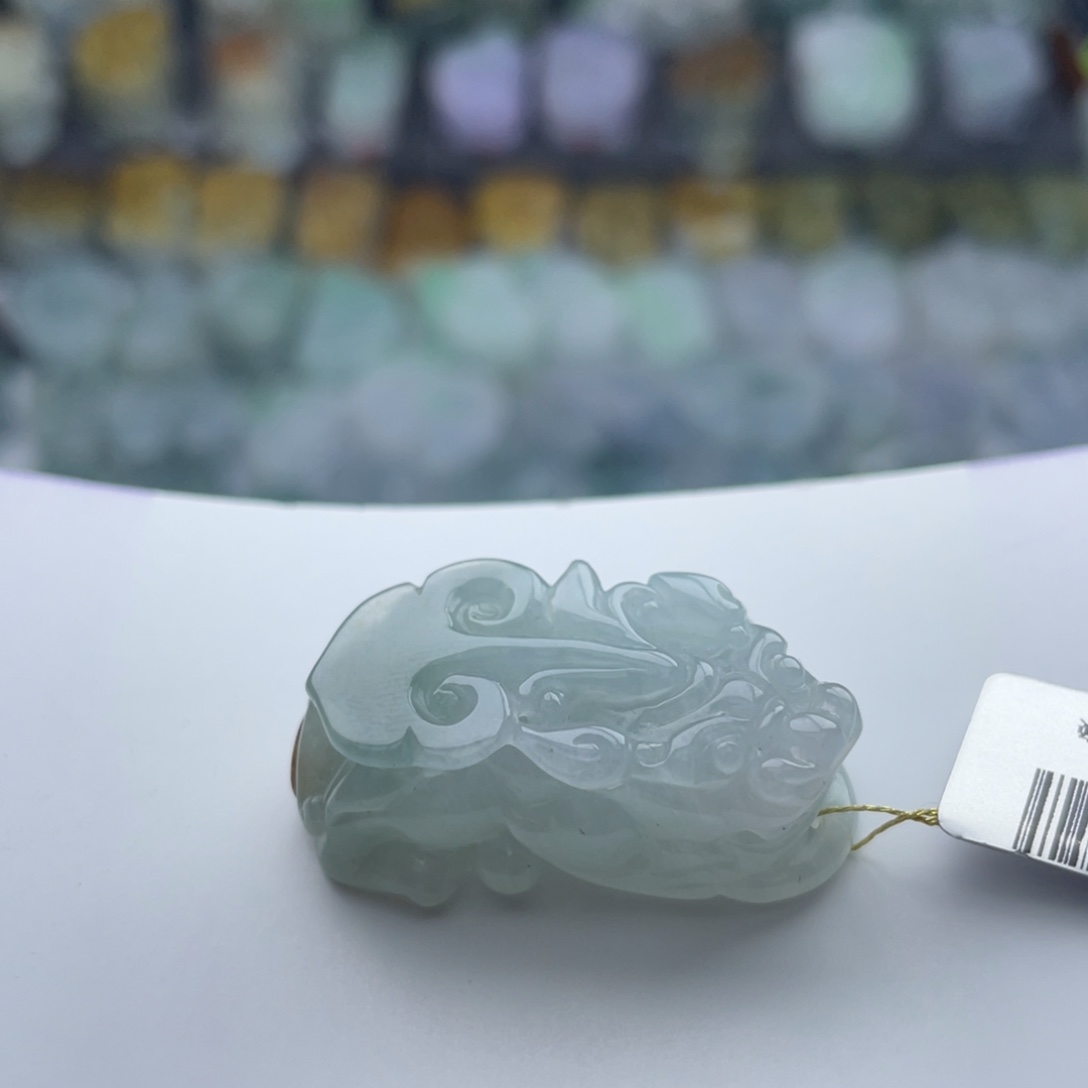 翡翠未镶嵌颈饰貔貅