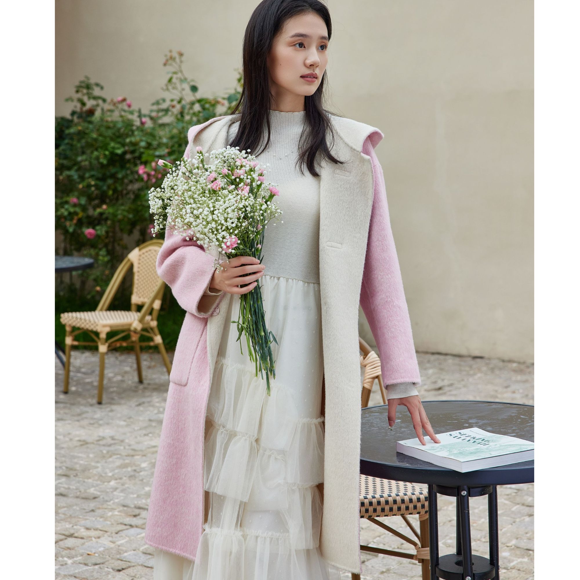 芭依璐【艾美甄选】皮袢装饰午后童话时尚大衣88D8621