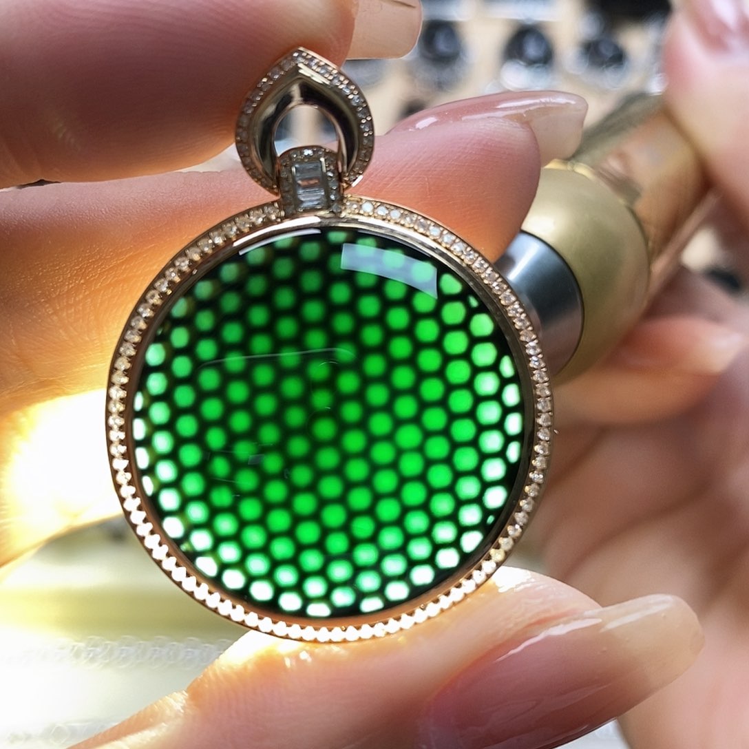 翡翠颈饰18K金镶嵌墨翠