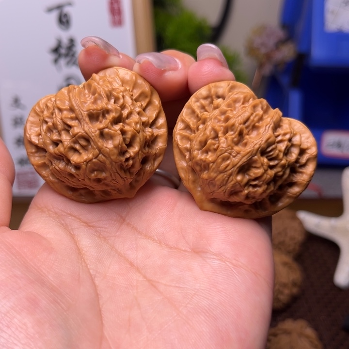 文玩核桃吊坠42尺宫灯94
